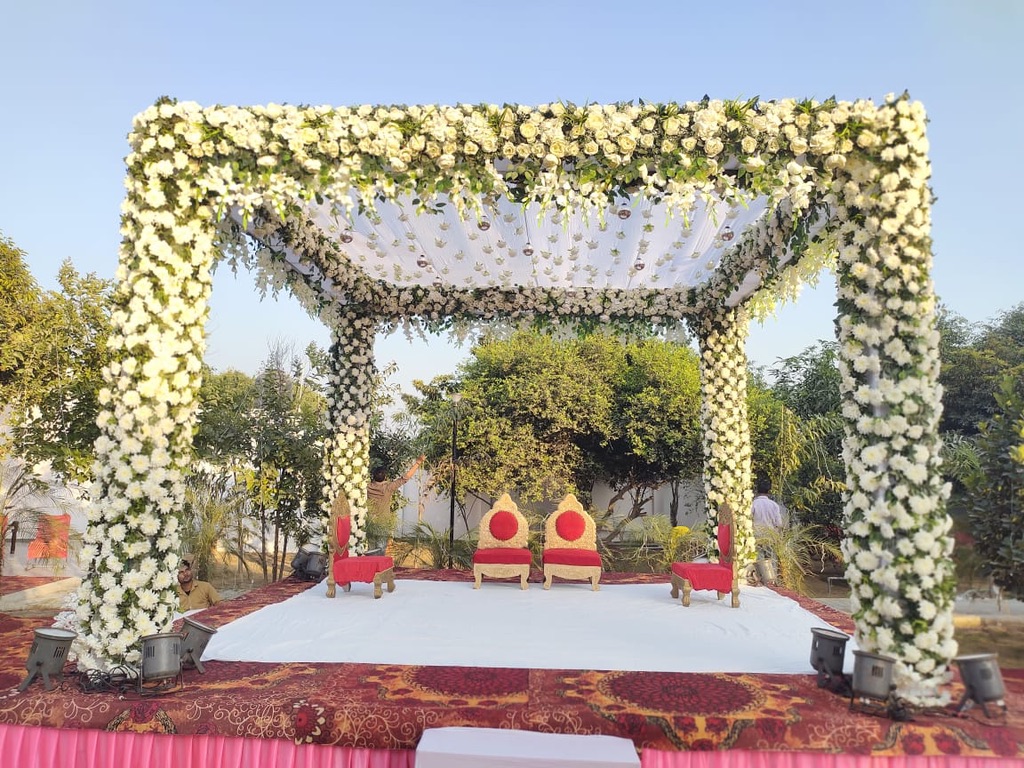 B7FFCBB0-34AA-474C-9BA5-1F0B4707A3E9_1_105_c